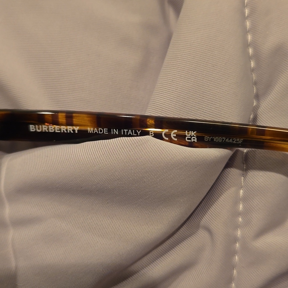 Burberry Checkered Brown Cat Eye Sunglasses brand new in box - Picture 5 of 15